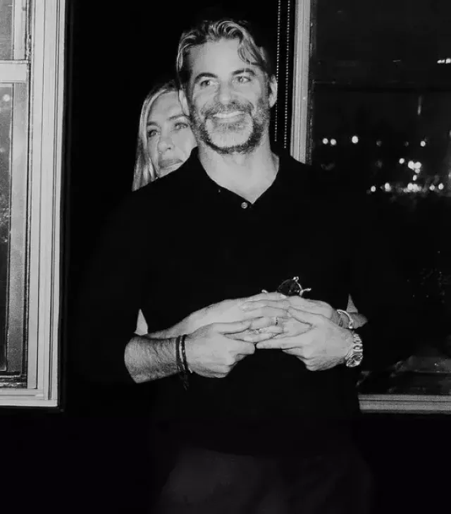 Jennifer Aniston Goes Instagram Official with Boyfriend Jim Curtis