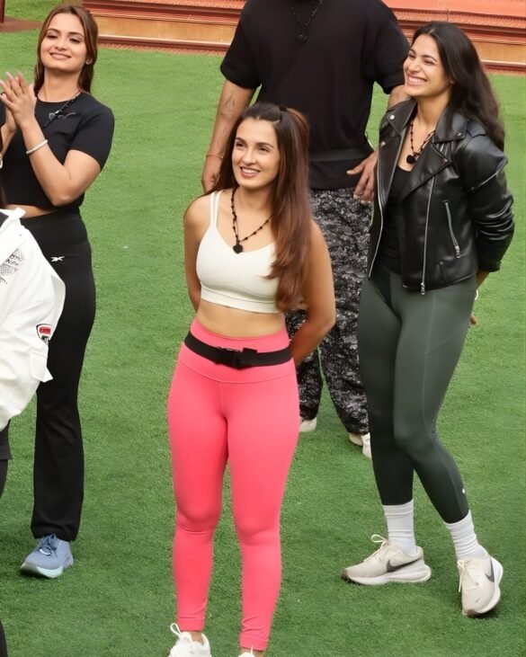 Shiny Doshi’s Participation in The 50 Shiny, known for her work in popular TV serials like Sarojini – Ek Nayi Pehal, Jamai Raja, Pandya Store and reality appearances like Fear Factor: Khatron Ke Khiladi 8, joined the lineup of 50 celebrities competing in The 50. Her presence brought significant buzz because she transitioned from scripted drama roles into a strategy‑based reality competition where contestants’ real personalities, instincts, and decision‑making are tested. The show features a mix of TV actors, influencers, and digital creators — blending different fan bases and on‑screen personas.